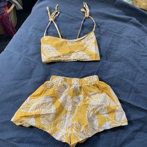 Yellow Leaf Summer Set
